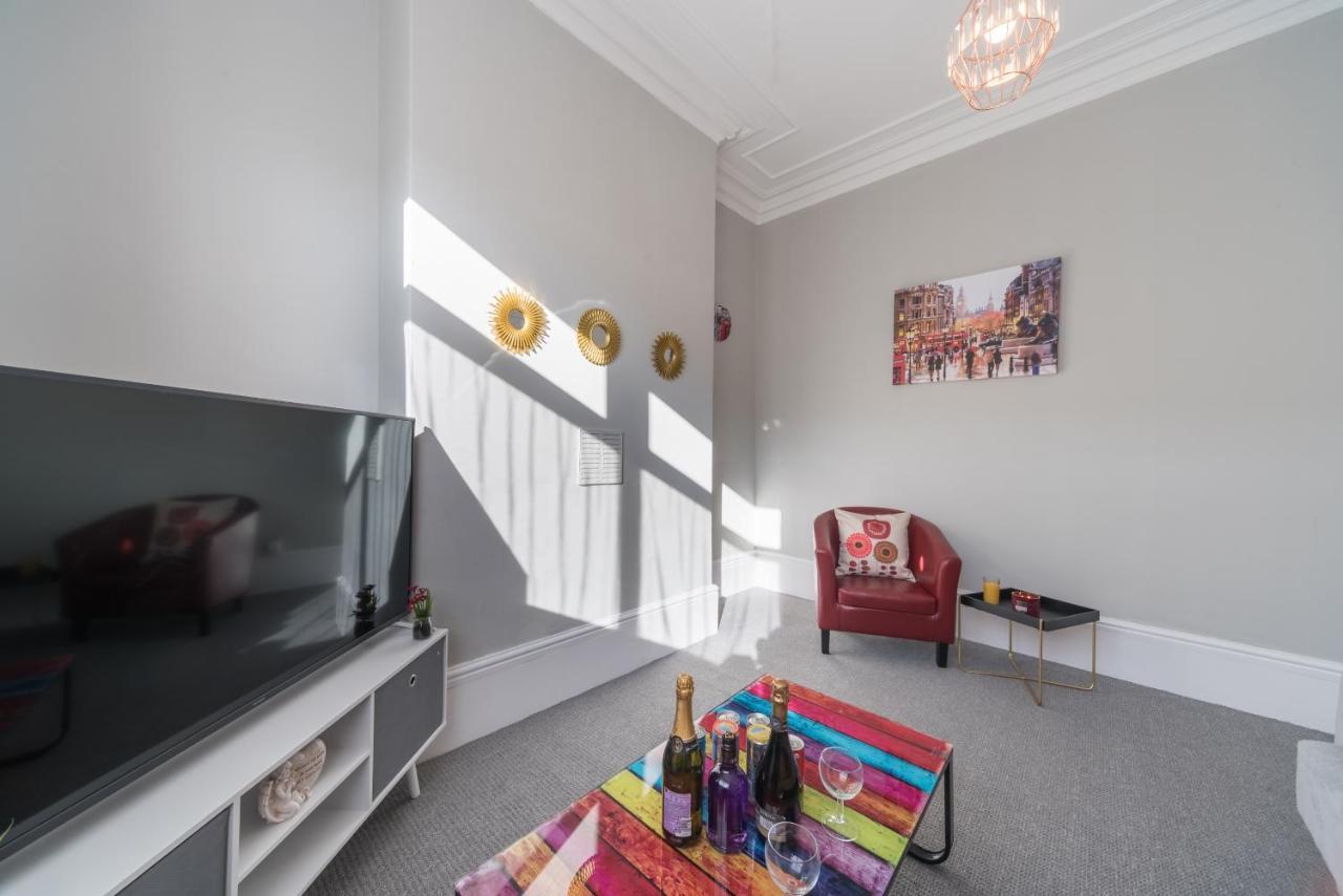 3 Bedroom Saks - 2 Living Area House In Newland Ave Hull Kingston upon Hull Exterior photo
